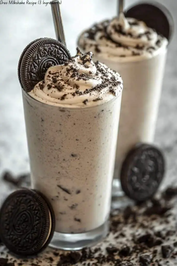 Oreo Milkshake Recipe (3 Ingredients)