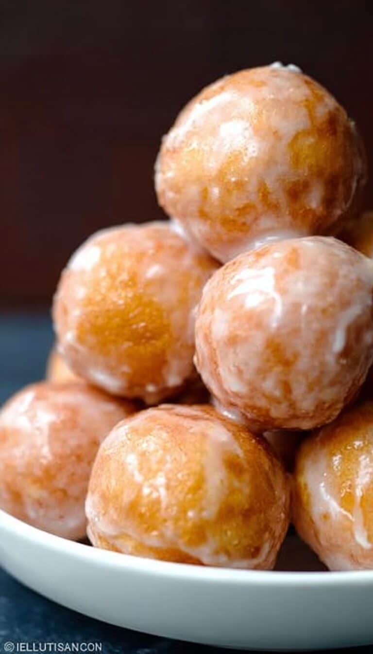 Easy Homemade Glazed Doughnut Holes Recipe