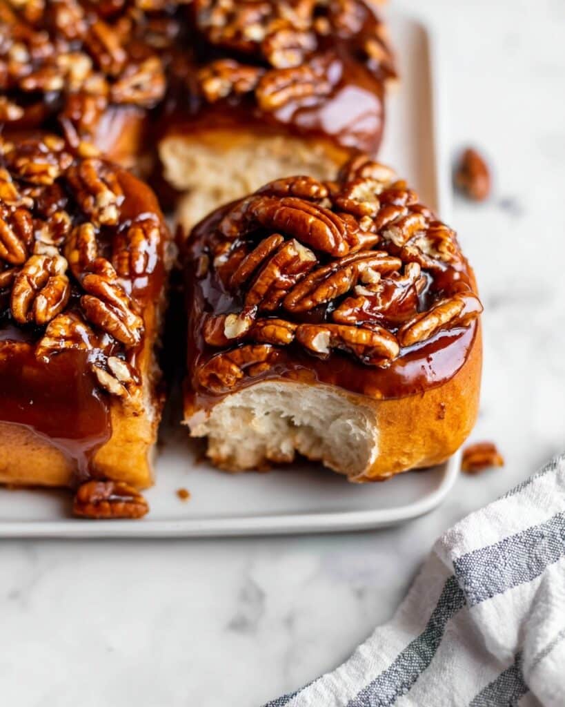 Caramel Pecan Cinnamon Rolls Recipe